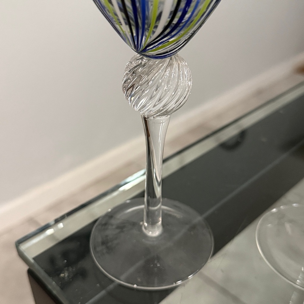 2 Swirled Goblets - Picture 3 of 4